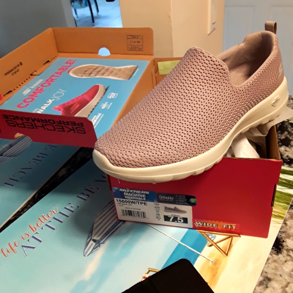 skechers  sneakers